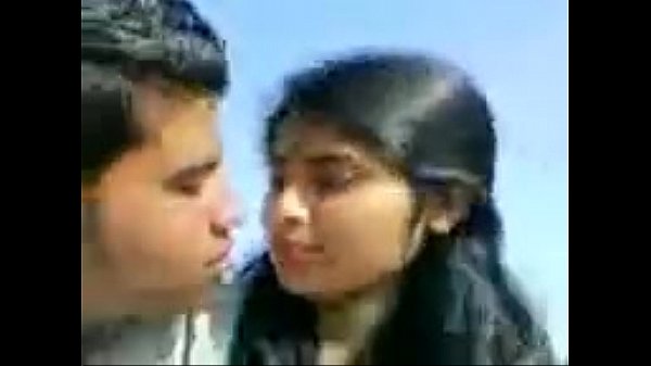 বাচ্চা মেয়ে