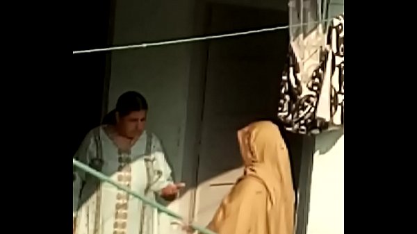 Bangladeshi Aunty